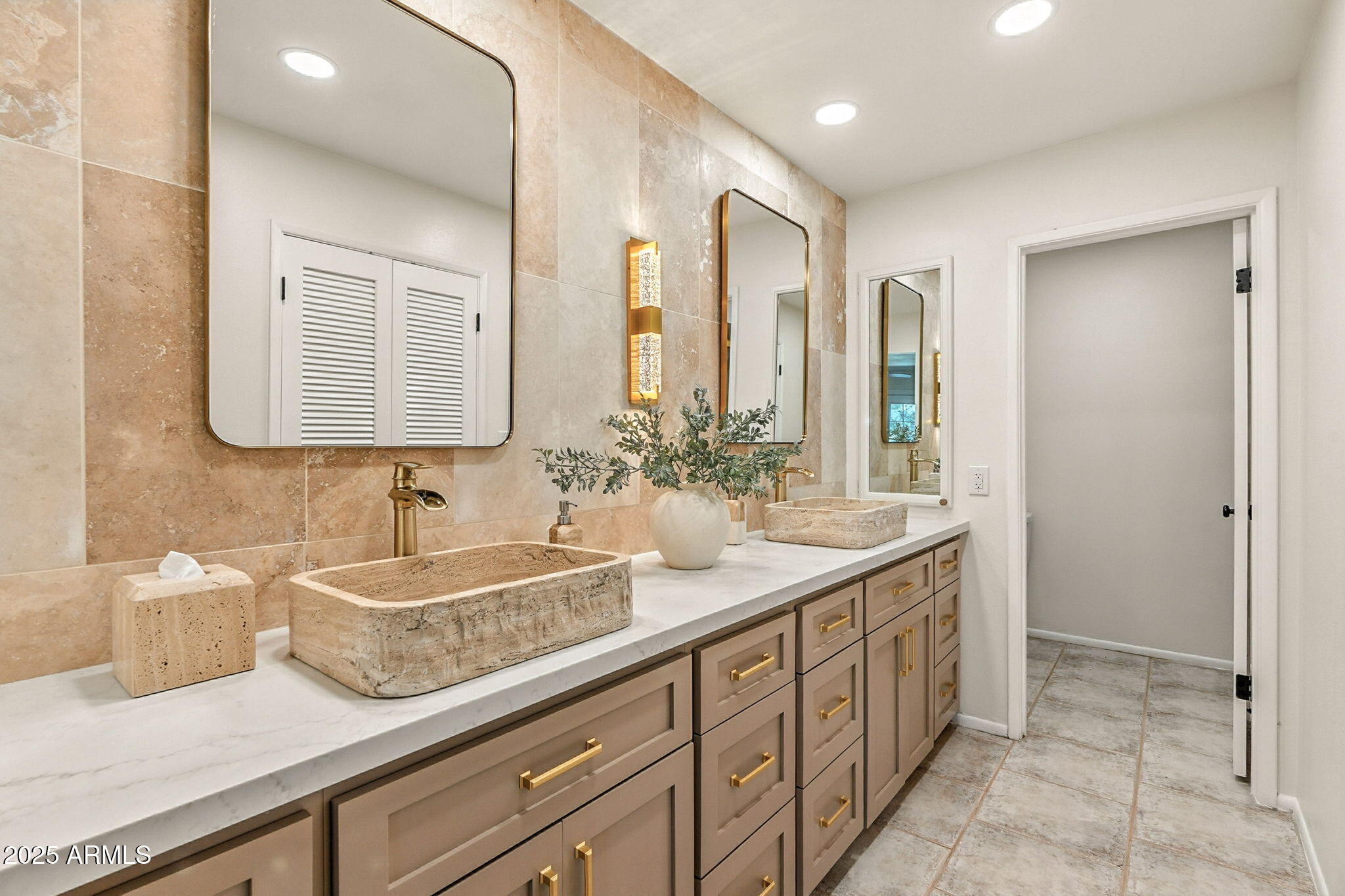 43 East Boca Raton Road Phoenix, AZ 85022 - Photo 36 of 99 Spa-Like Dual Vanity Bath