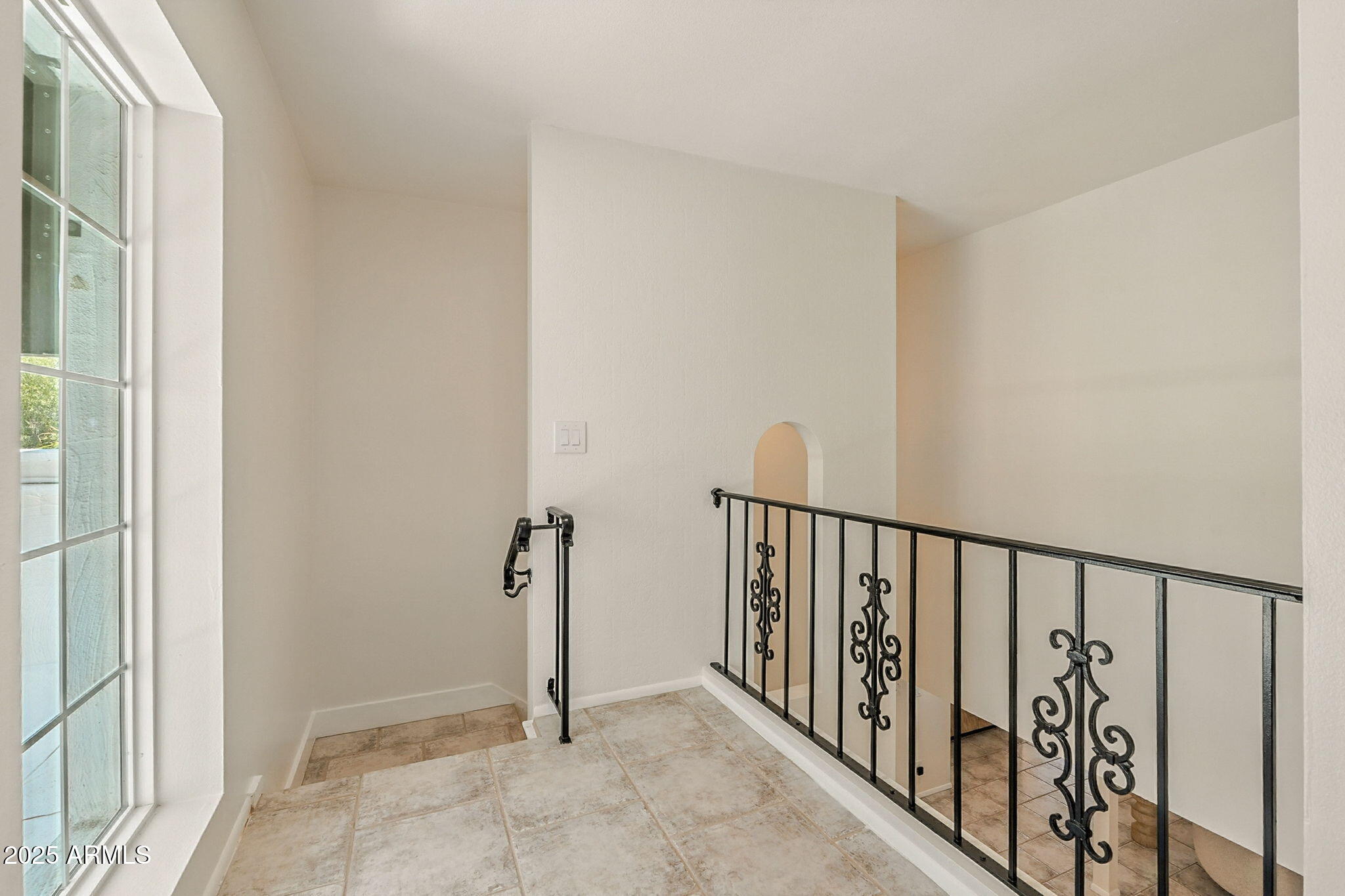 43 East Boca Raton Road Phoenix, AZ 85022 - Photo 45 of 99 a view of a hallway with staircase