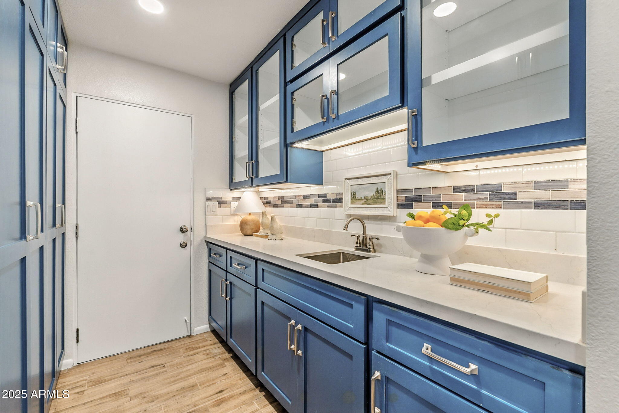 43 East Boca Raton Road Phoenix, AZ 85022 - Photo 55 of 99 Pantry with Modern Finishes