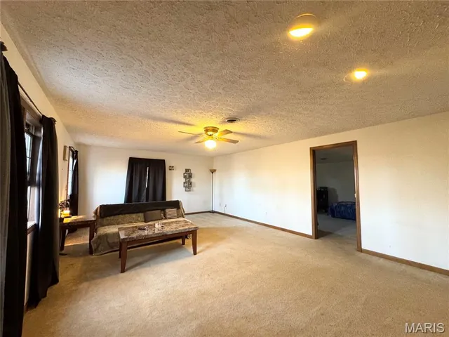 $305,000 | 16935 Lemming Lane, St. Robert, MO 65584