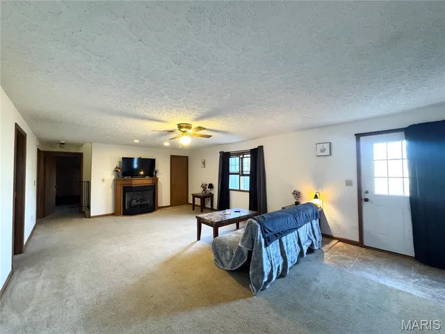 $305,000 | 16935 Lemming Lane, St. Robert, MO 65584