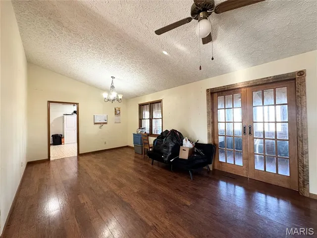 $305,000 | 16935 Lemming Lane, St. Robert, MO 65584