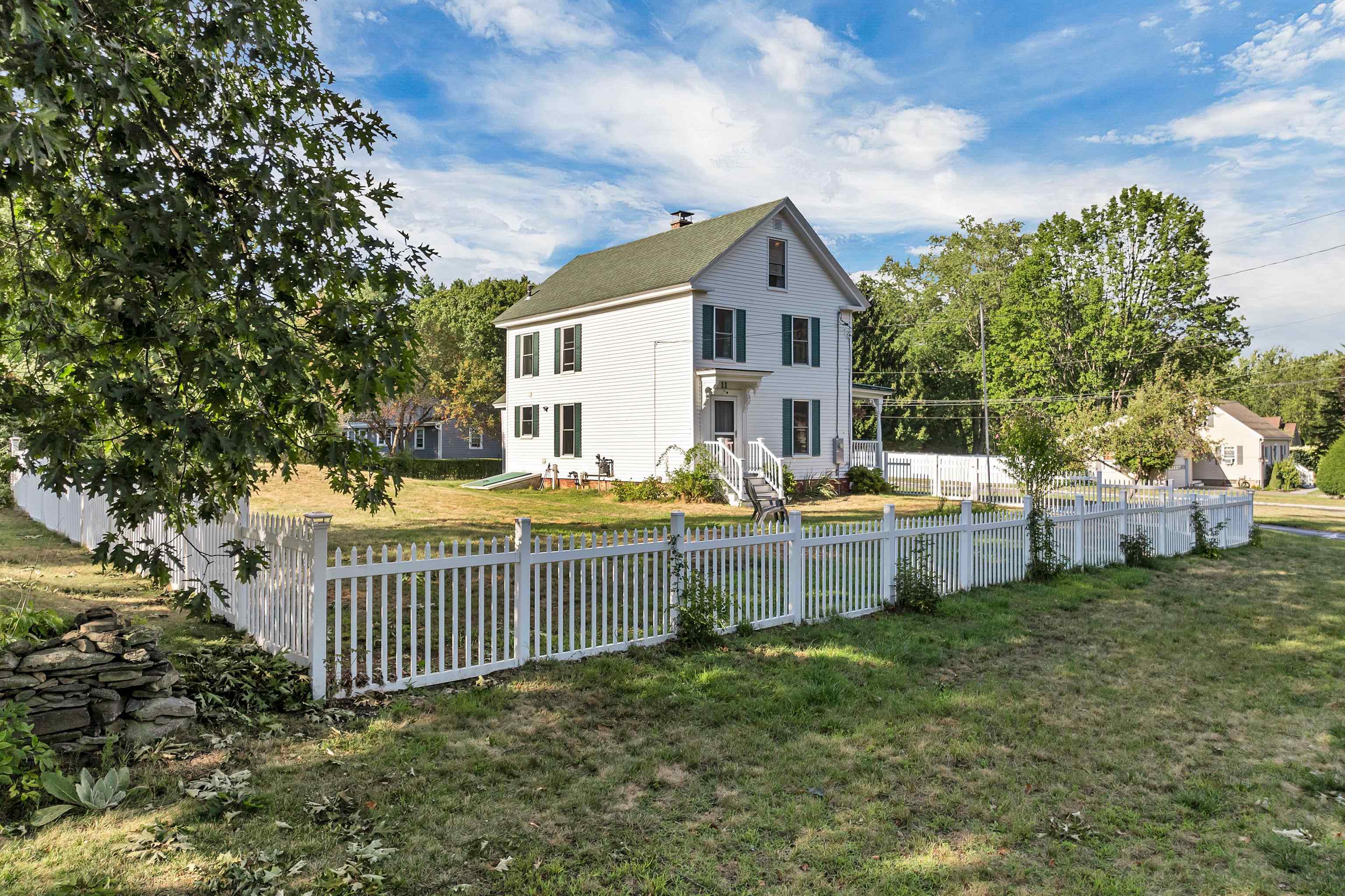 11 Old Stage Road Dover, NH 03820 - Photo 2 of 45