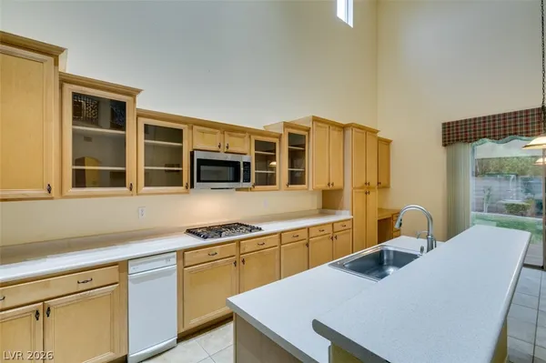 $2,500 | 10800 Canisteo Street, Las Vegas, NV 89141