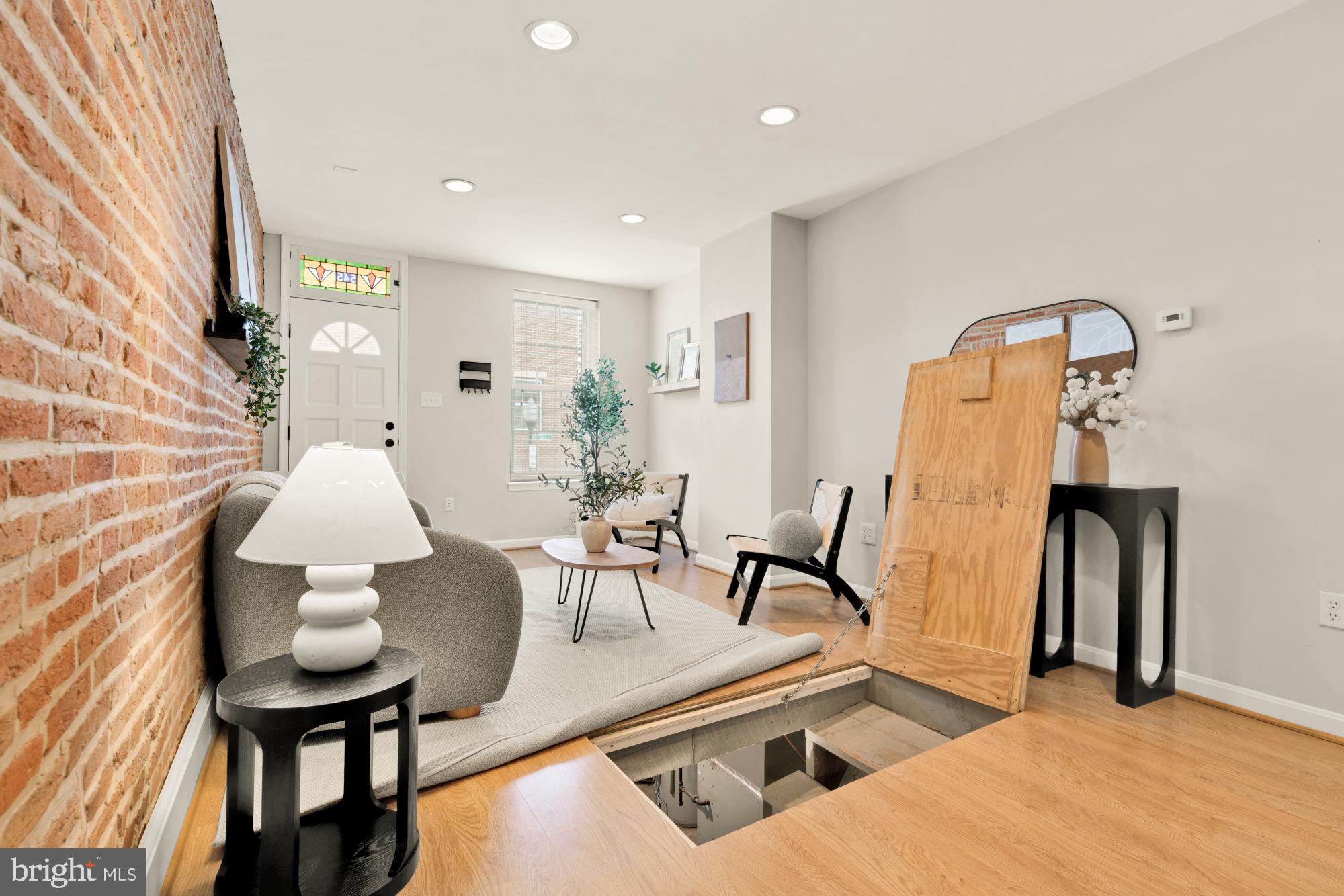 545 Gittings Street Baltimore, MD 21230 - Photo 26 of 40 a living room with furniture