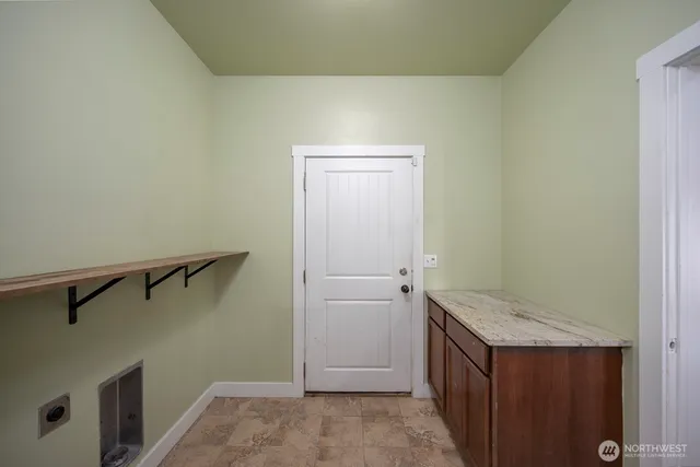 a view of walk in closet