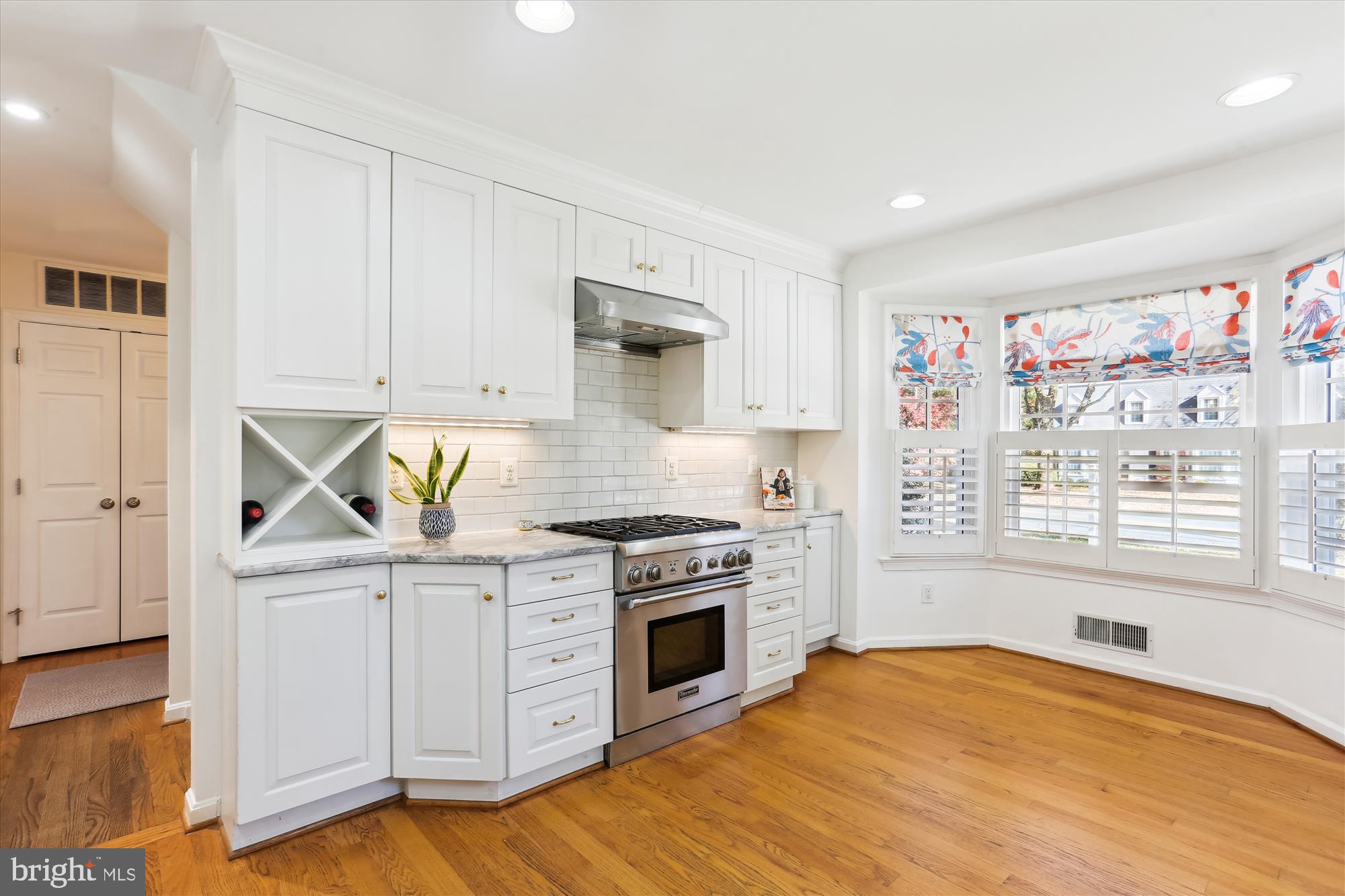 604 Aster Boulevard Rockville, MD 20850 - Photo 21 of 91 Kitchen