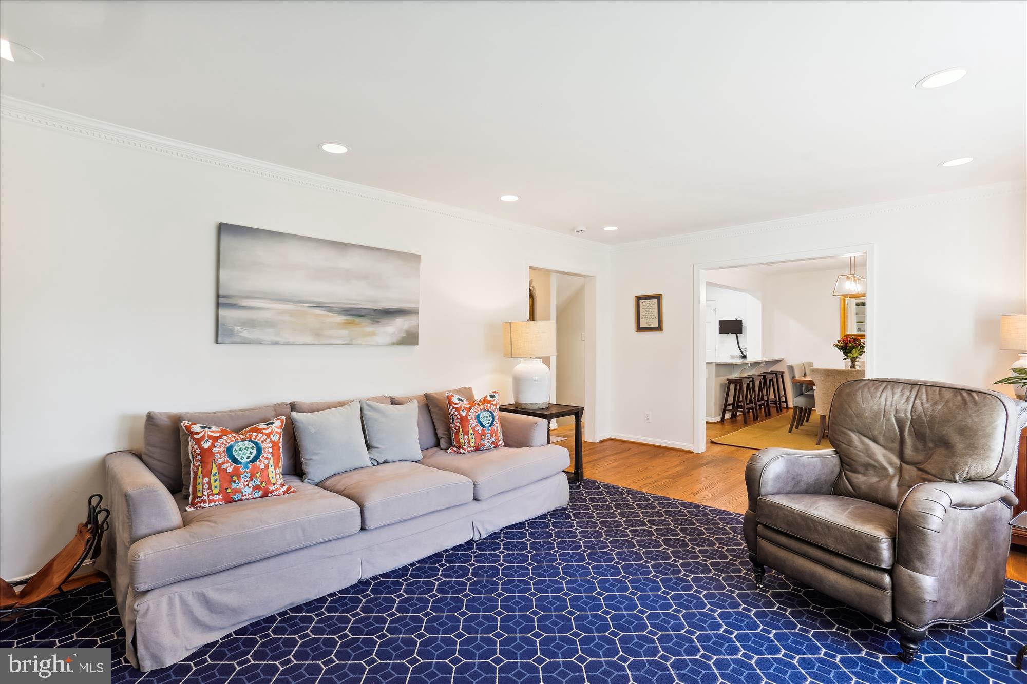 604 Aster Boulevard Rockville, MD 20850 - Photo 27 of 91 Living Room