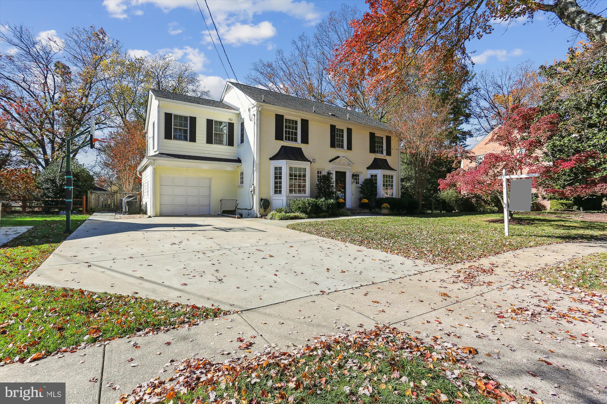 604 Aster Boulevard Rockville, MD 20850 - Photo 4 of 91 Driveway