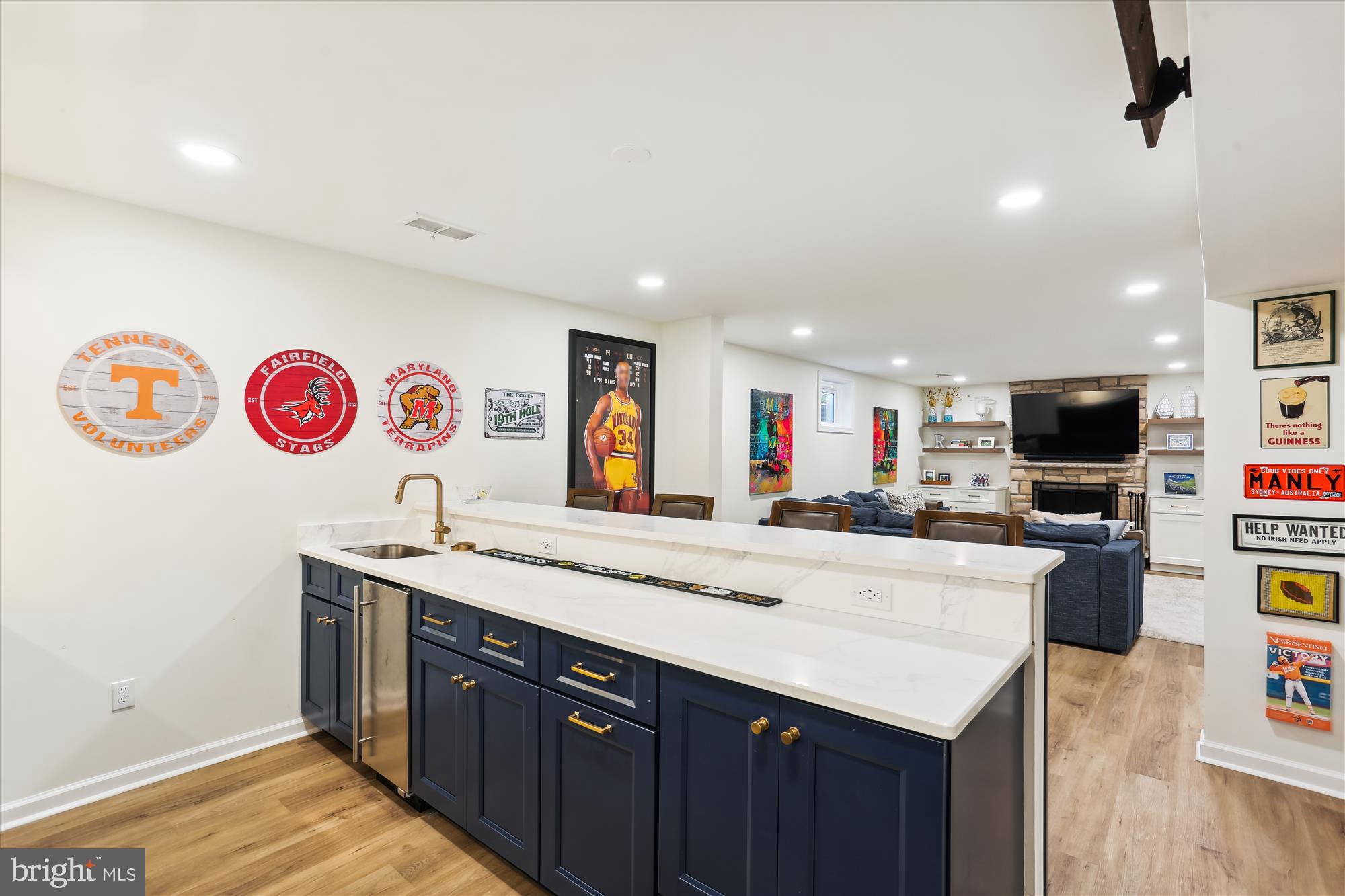 604 Aster Boulevard Rockville, MD 20850 - Photo 71 of 91 Bar Area