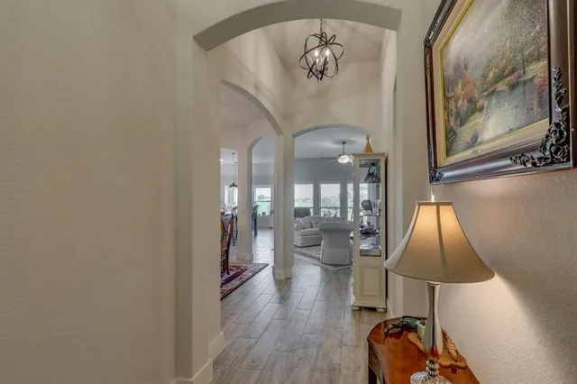 a very nice looking room with a mirror