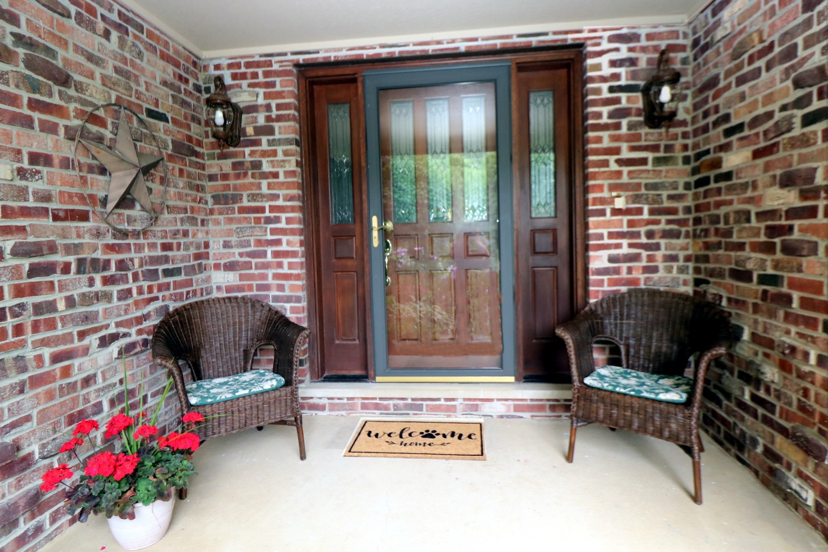 12N290 Jackson Drive Elgin, IL 60124 - Photo 3 of 6 a living room with furniture and a floor to ceiling window