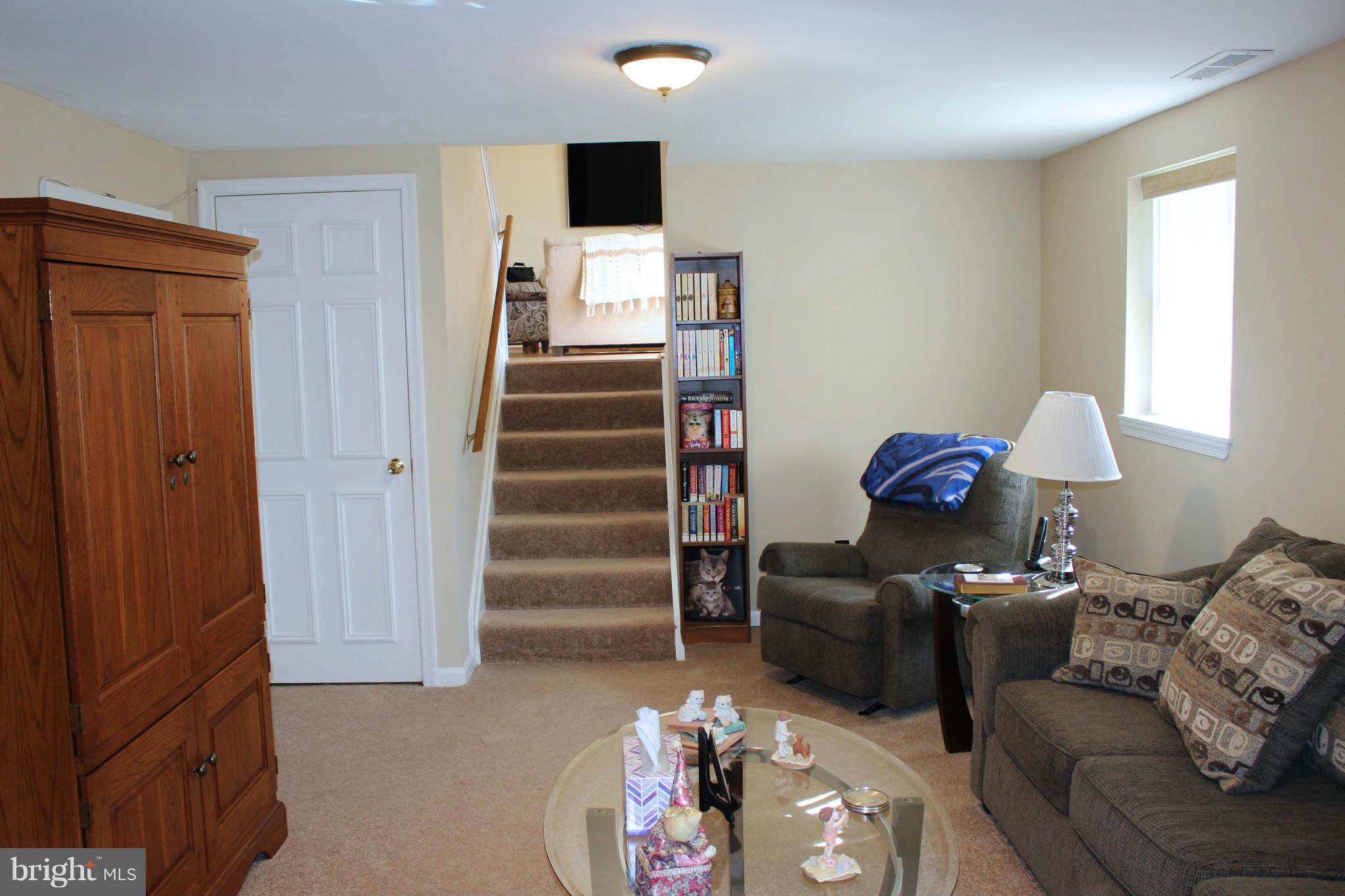 9007 Throgmorton Road Baltimore, MD 21234 - Photo 14 of 30 Interior (General)