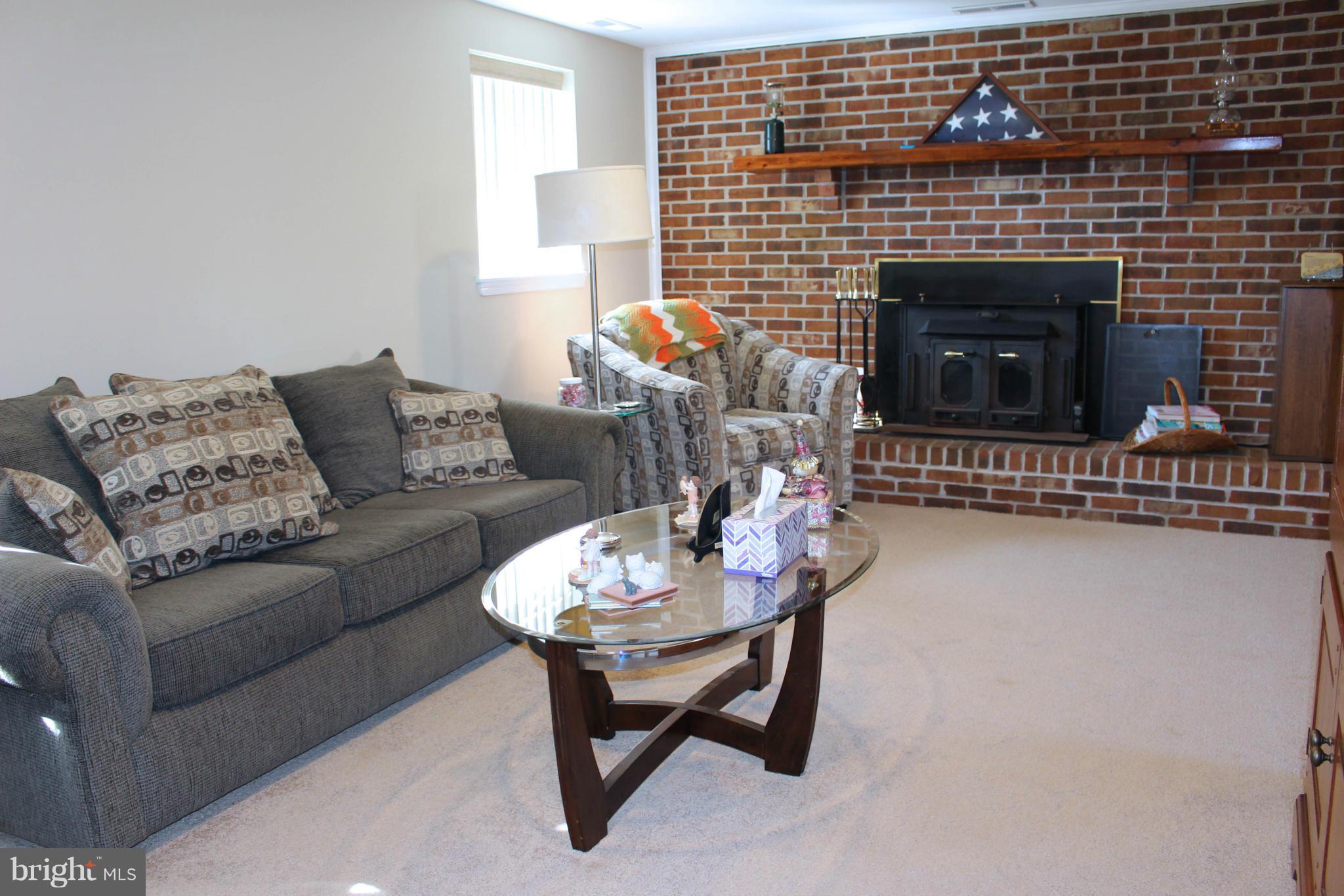 9007 Throgmorton Road Baltimore, MD 21234 - Photo 9 of 30 Family Room