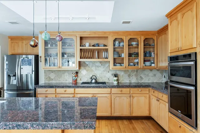 $1,999,000 | 2850 Western Avenue, Petaluma, CA 94952