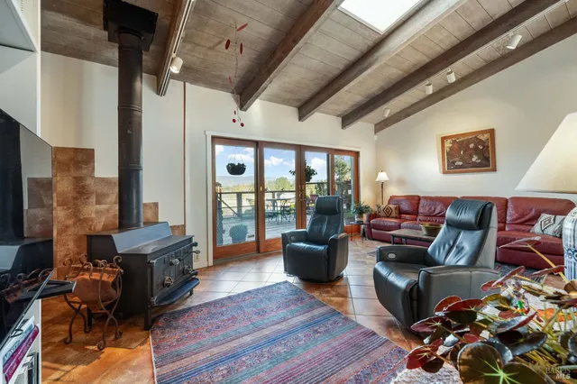 $1,999,000 | 2850 Western Avenue, Petaluma, CA 94952