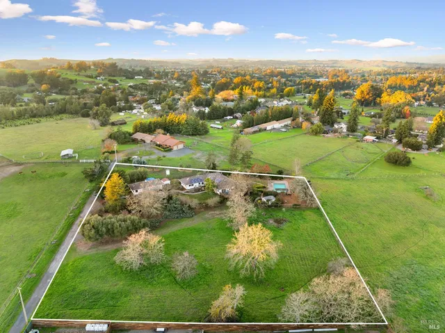 $1,999,000 | 2850 Western Avenue, Petaluma, CA 94952