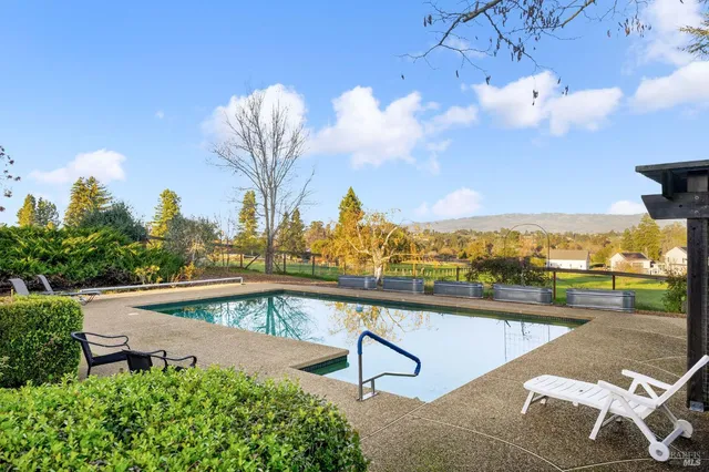 $1,999,000 | 2850 Western Avenue, Petaluma, CA 94952