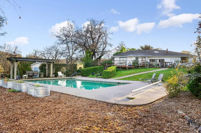 $1,999,000 | 2850 Western Avenue, Petaluma, CA 94952