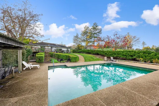 $1,999,000 | 2850 Western Avenue, Petaluma, CA 94952