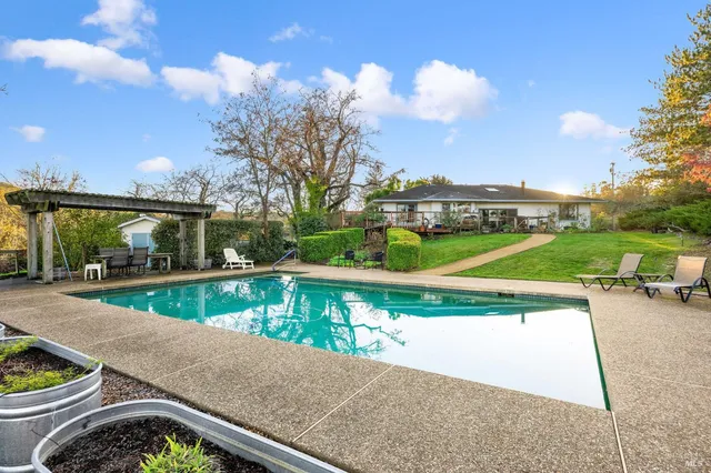 $1,999,000 | 2850 Western Avenue, Petaluma, CA 94952