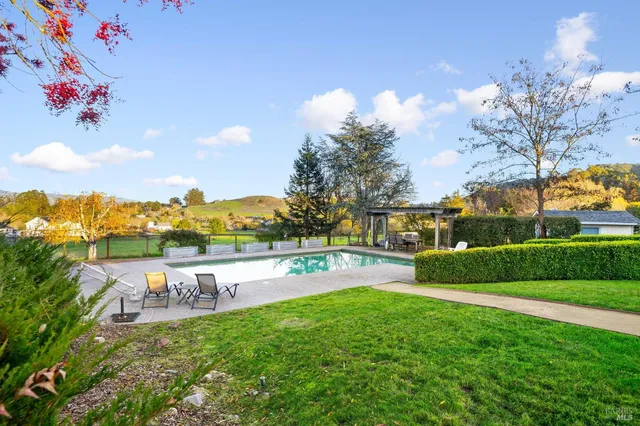 $1,999,000 | 2850 Western Avenue, Petaluma, CA 94952