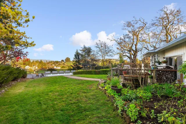 $1,999,000 | 2850 Western Avenue, Petaluma, CA 94952