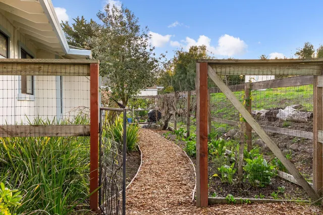 $1,999,000 | 2850 Western Avenue, Petaluma, CA 94952