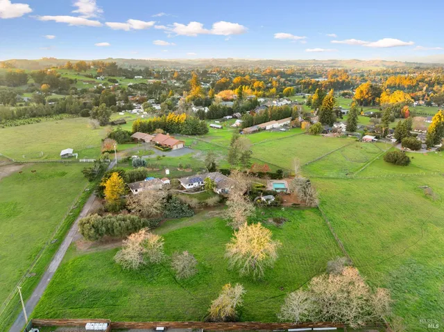 $1,999,000 | 2850 Western Avenue, Petaluma, CA 94952