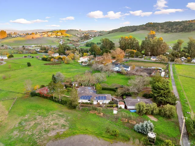 $1,999,000 | 2850 Western Avenue, Petaluma, CA 94952