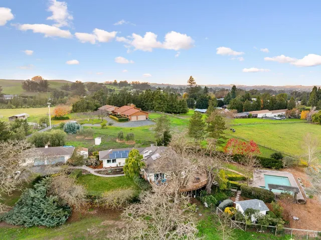 $1,999,000 | 2850 Western Avenue, Petaluma, CA 94952