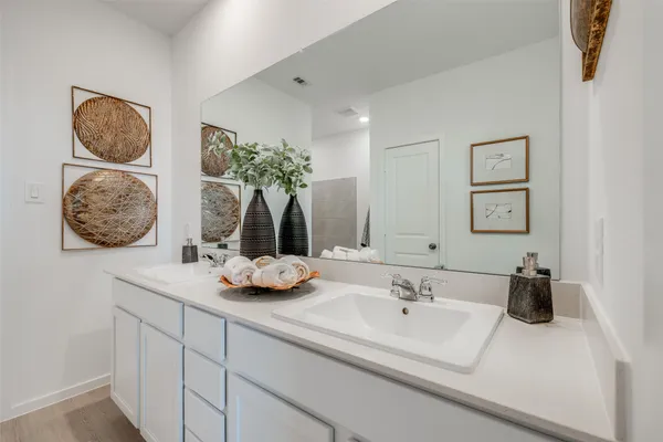 $275,990 | 511 Robin Court, Angleton, TX 77515