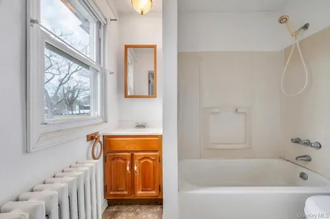 $599,000 | 31 West Avenue, West Sayville, NY 11796