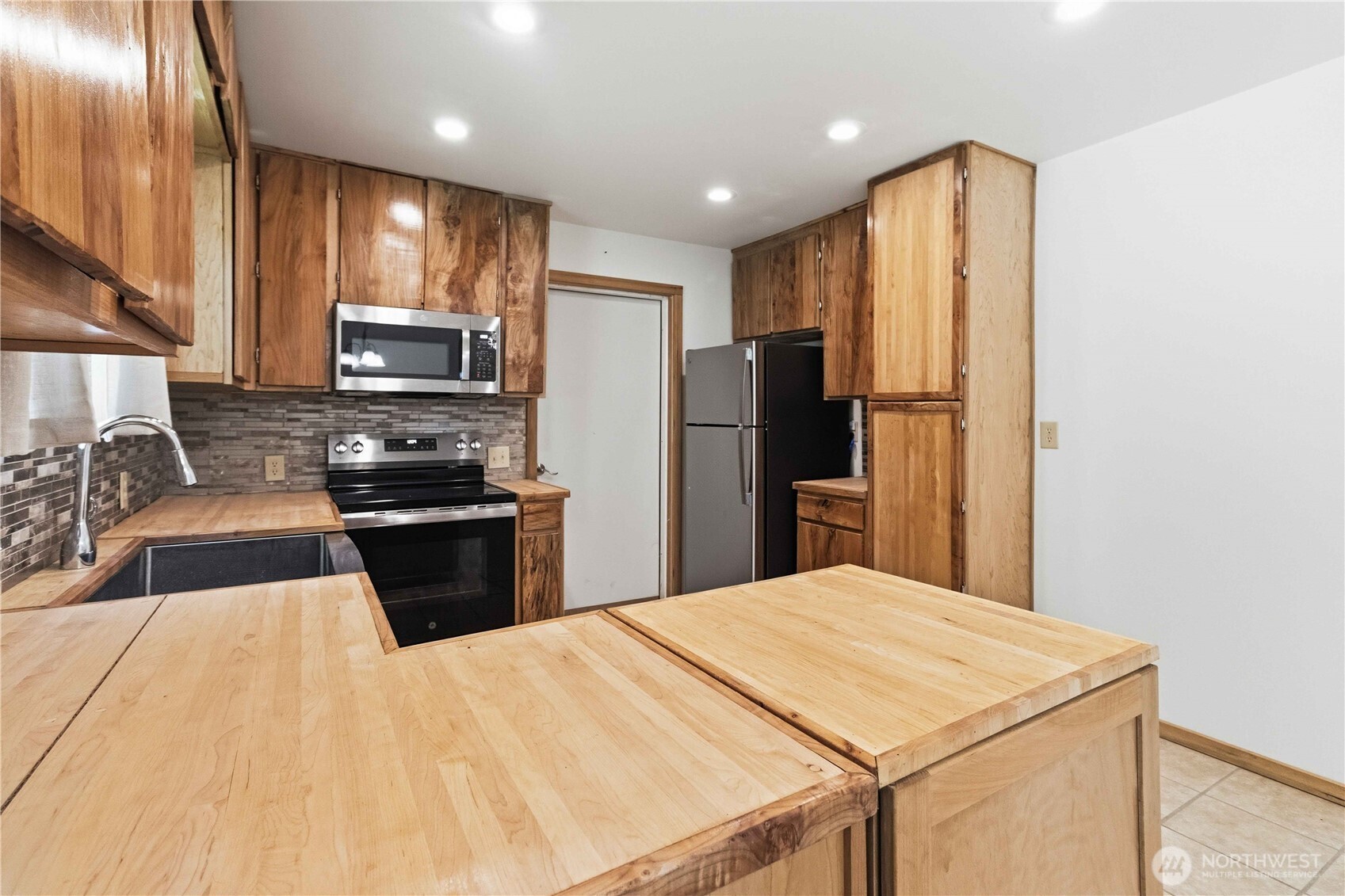 6909 Marvin Road Northeast Olympia, WA 98516 - Photo 16 of 38 Gallery Image 16