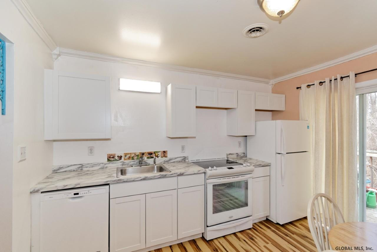 25 A Pine Lane, Unit 6 Albany, NY 12203 - Photo 10 of 21 Photo 10