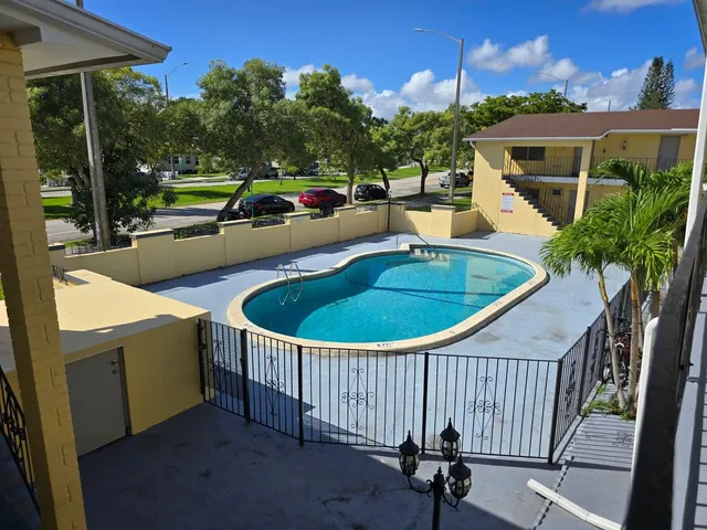 $1,650 | 2285 Northeast 172nd Street, Unit 8, North Miami Beach, FL 33160