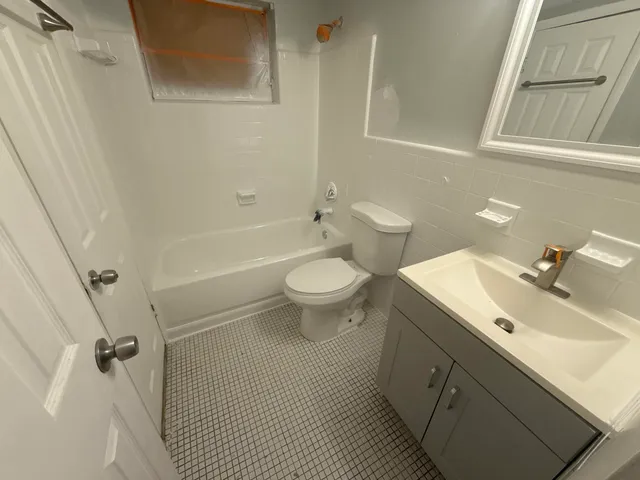 $1,650 | 2285 Northeast 172nd Street, Unit 8, North Miami Beach, FL 33160