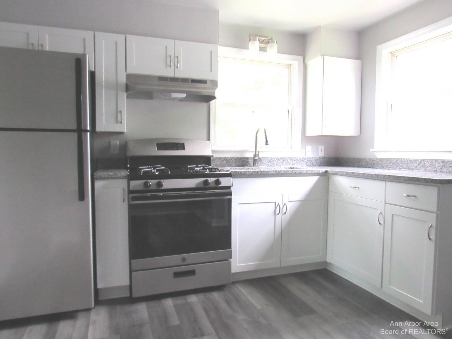 276 Devonshire Road Ypsilanti, MI 48198 - Photo 5 of 9 Photo 5