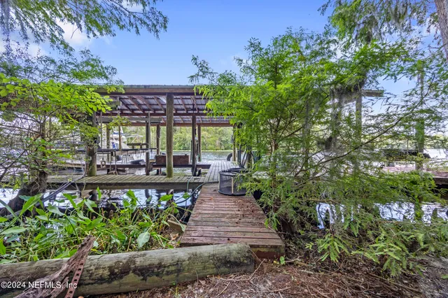 $319,500 | 742 Ridgeline Road, Unit 1, Satsuma, FL 32189