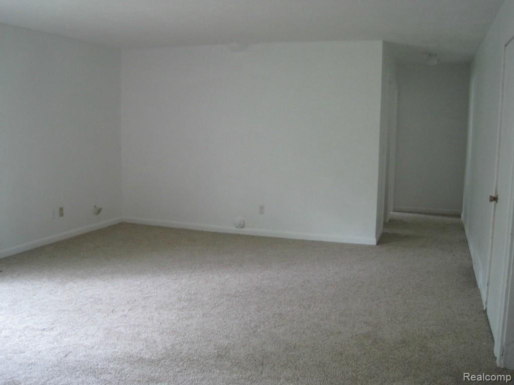 9202 Lee Road Brighton, MI 48116 - Photo 18 of 33 Family room lower level