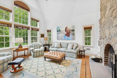$6,995,000 | 7 Kellis Way, Bridgehampton, NY 11976