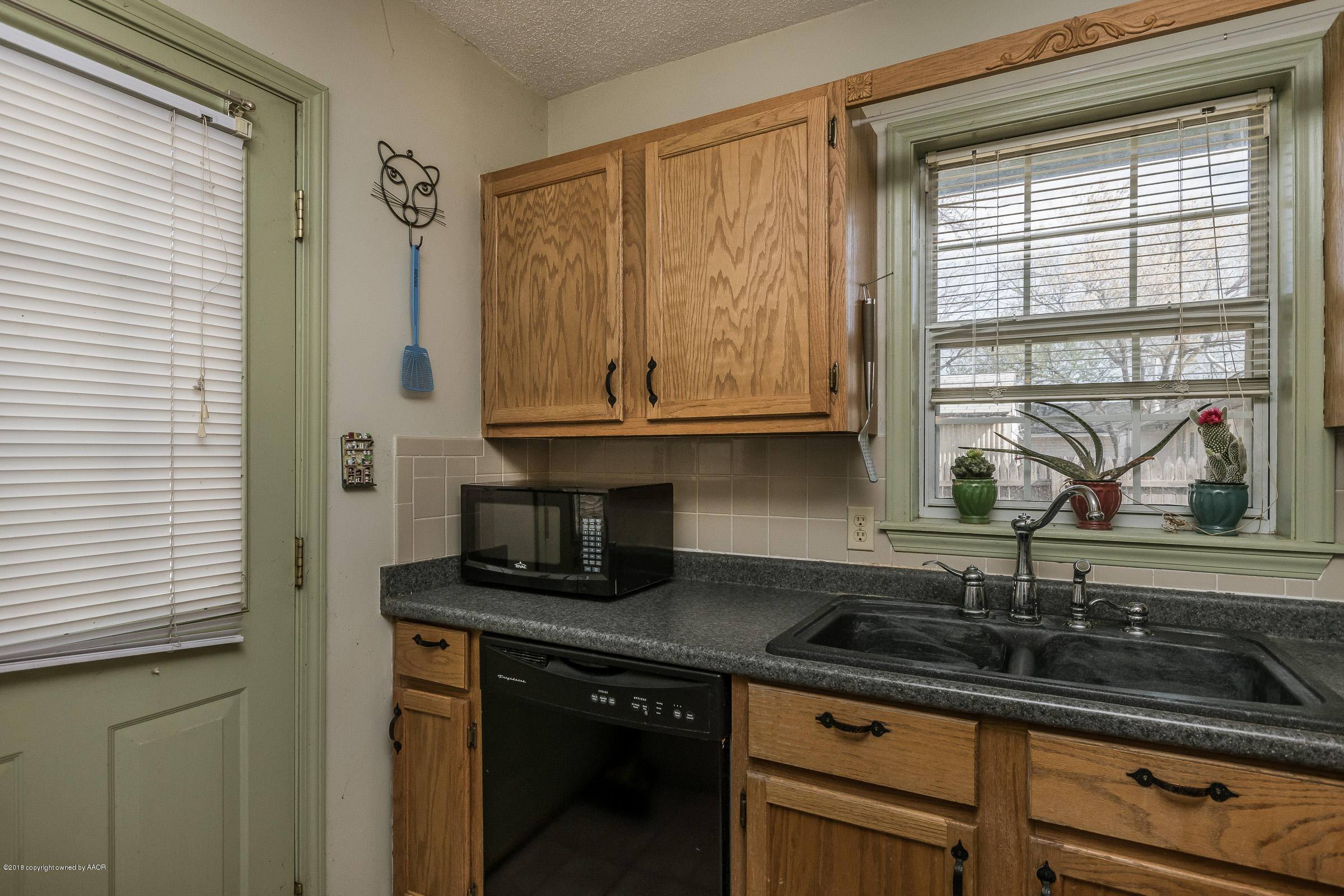 4004 Cline Road Amarillo, TX 79110 - Photo 7 of 16 Kitchen_-3