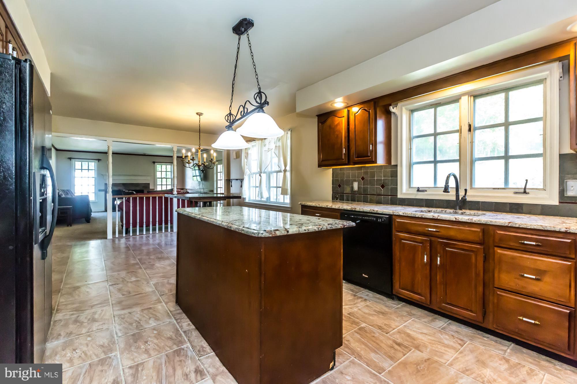 214 Nottingham Drive Spring City, PA 19475 - Photo 11 of 31 Kitchen