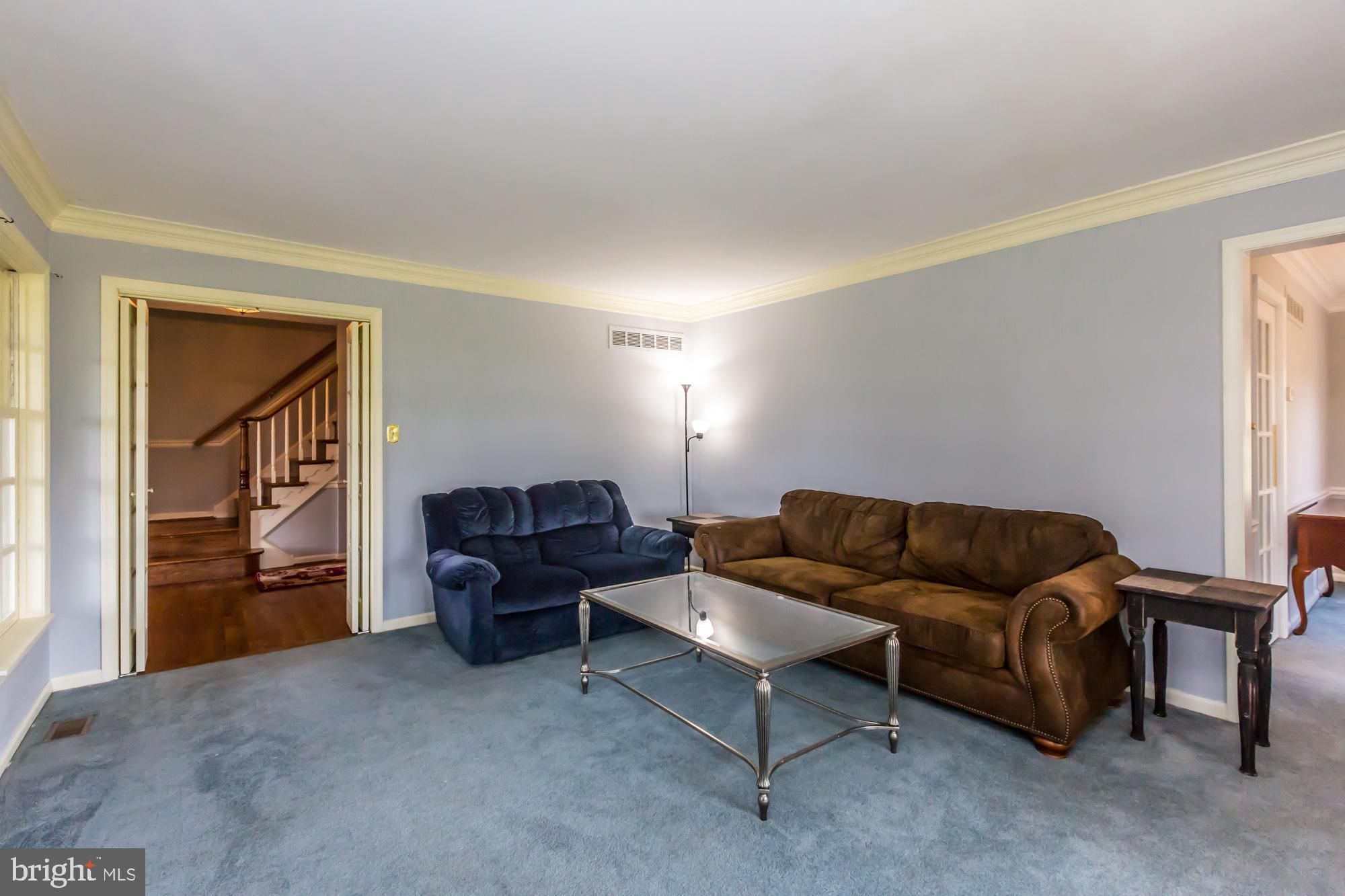 214 Nottingham Drive Spring City, PA 19475 - Photo 14 of 31 Living Room