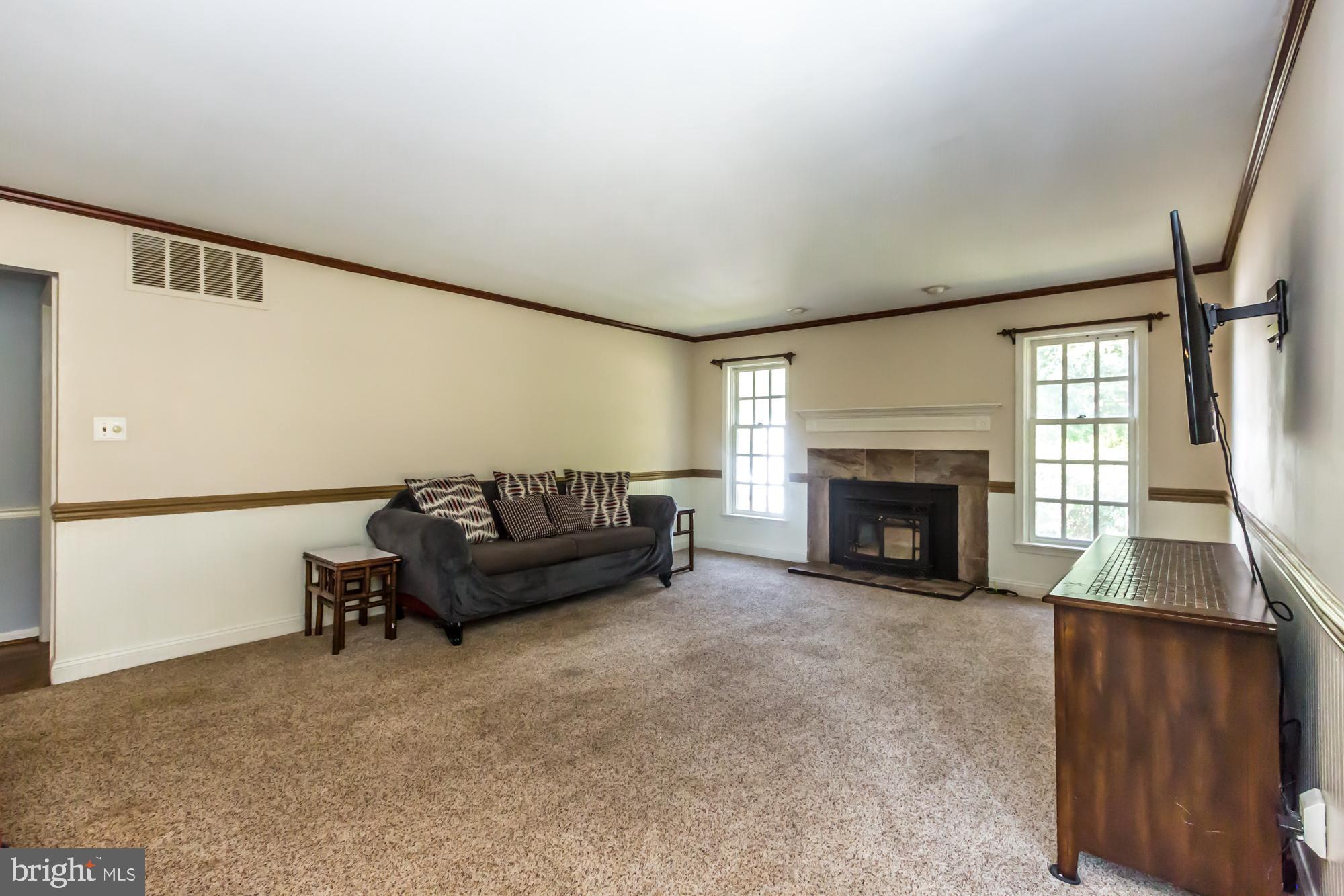 214 Nottingham Drive Spring City, PA 19475 - Photo 16 of 31 Family Room