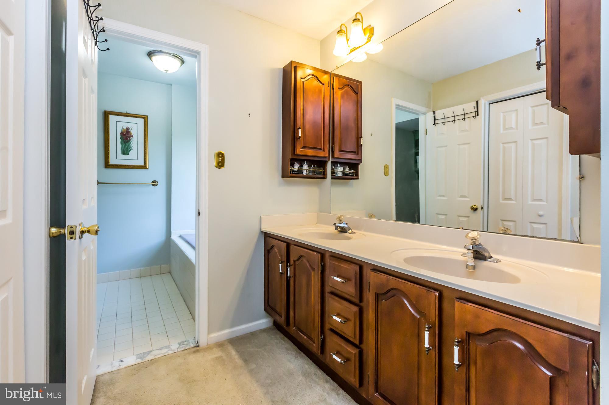 214 Nottingham Drive Spring City, PA 19475 - Photo 21 of 31 Master Bathroom