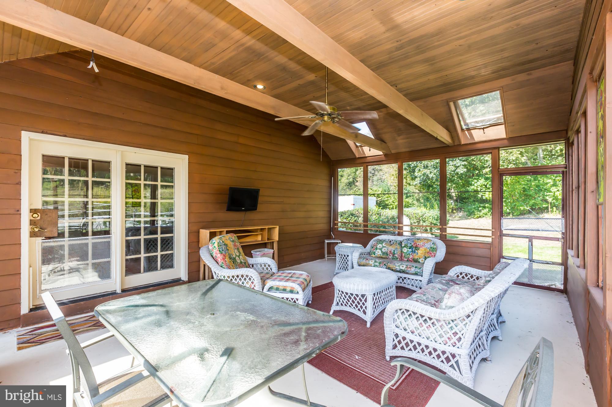 214 Nottingham Drive Spring City, PA 19475 - Photo 27 of 31 Screen-In Sunroom