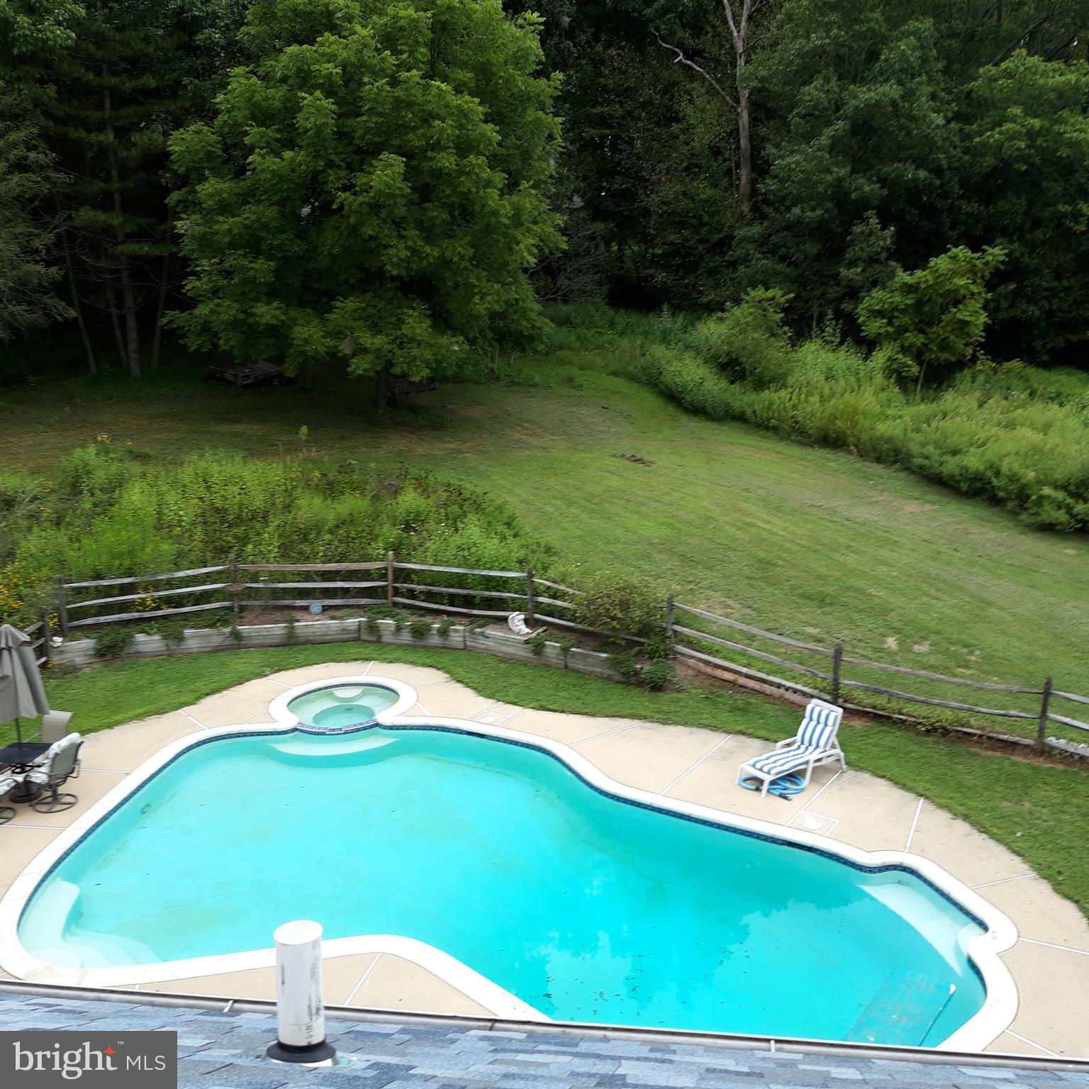 214 Nottingham Drive Spring City, PA 19475 - Photo 29 of 31 Pool with Hot Tub
