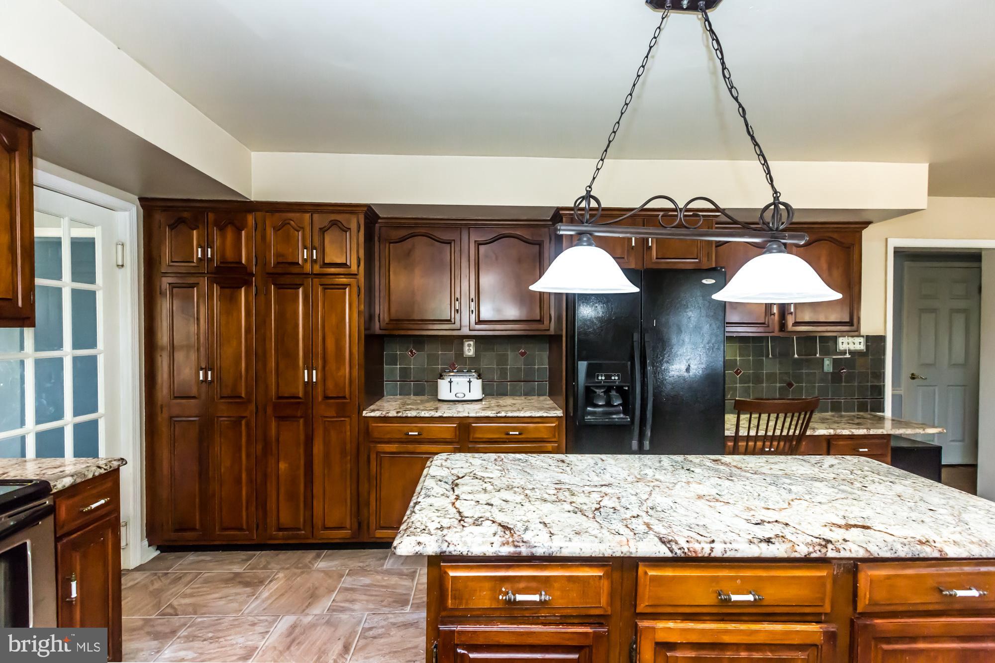 214 Nottingham Drive Spring City, PA 19475 - Photo 10 of 31 Kitchen