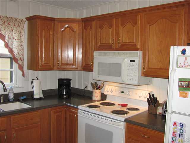 2904 Lucerne Place Raleigh, NC 27604 - Photo 9 of 24 Solid surface counter tops.